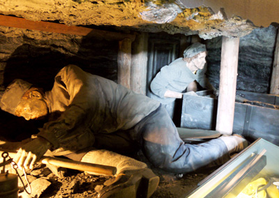 Bild på två gruvarbetare från Gruvmuseet